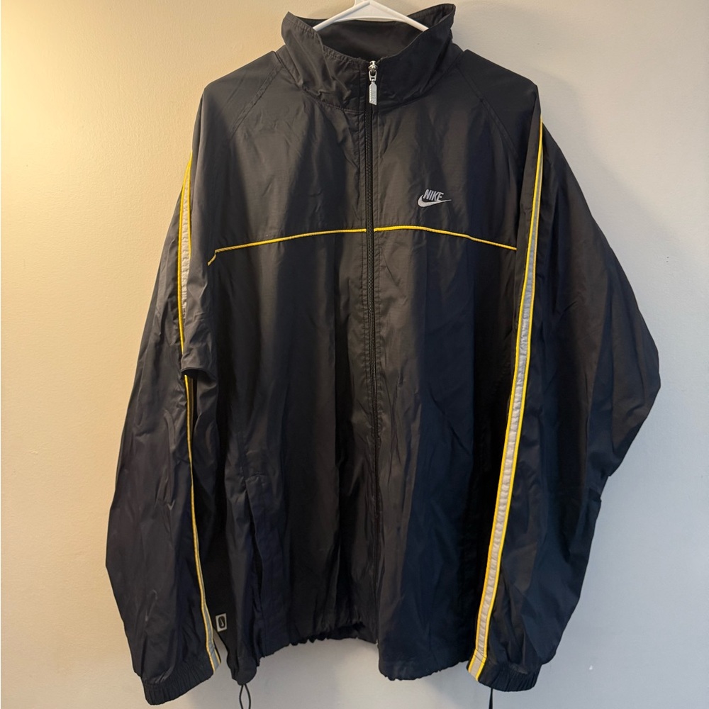 Nike Vintage Men's Windbreaker in Black with Yellow Highlights